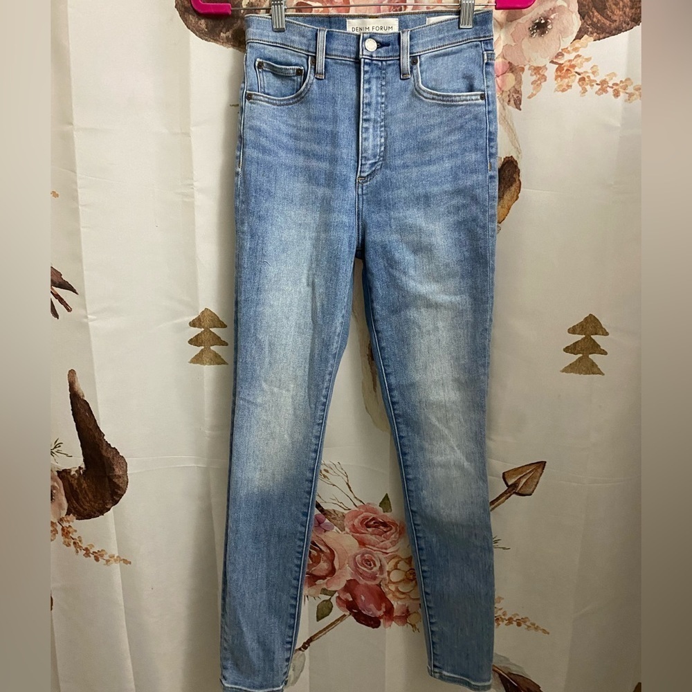 Size 26 high rise denim forum jeans​​​​​​​​
